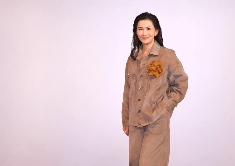 ‘Index Living Mall’ launches Lannavian style ‘Kiang Tua’ collection  Incorporating traditional woodcraft in furniture line Continuing 2nd ‘1 Year, 1 Region’ sustainability for society project Showcasing charming Ban Kiw Lae Noi’s wood-working handicraft To increase community’s income, satisfying need for sustainable living